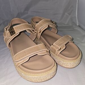 Moonest Size 8 Women's Tan Sandals NEW